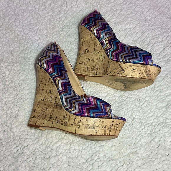 Shoe Dazzle Wedges - Picture 3 of 4
